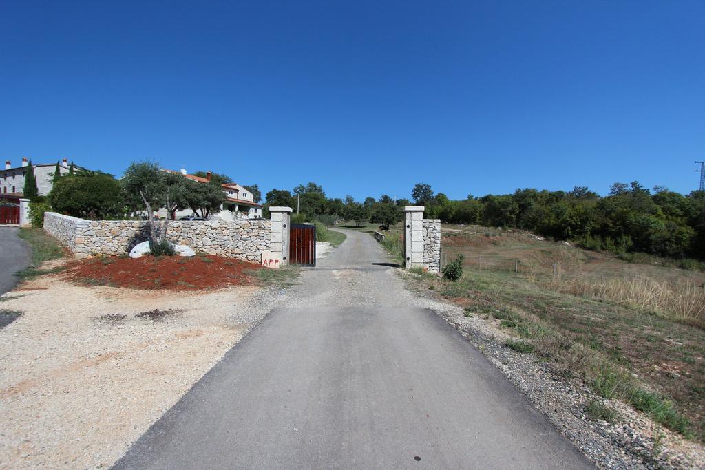 Apartments Bertetić Kanfanar Exterior foto